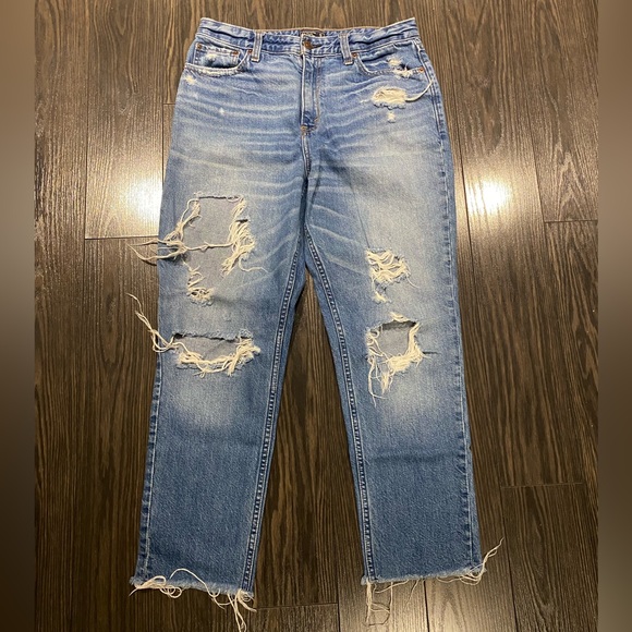 Abercrombie & Fitch Denim - Abercrombie & Fitch High Rise Girlfriend Jeans size 28